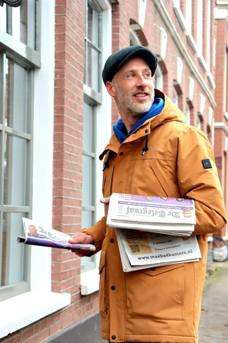 Content image Jan de krantenman bezorgt de krant