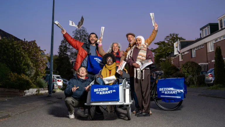 Header desktop groep krantenbezorgers